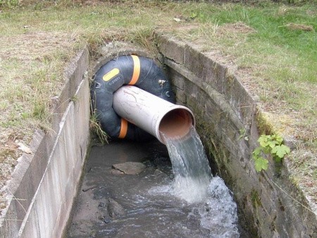 Пневматическое заглушающее перекрытие LAMPE тип 400-800, серия 2000 под обводную трубу 250 мм. Пневматическое заглушающее перекрытие LAMPE тип 400-800, серия 2000 под обводную трубу 250 мм.